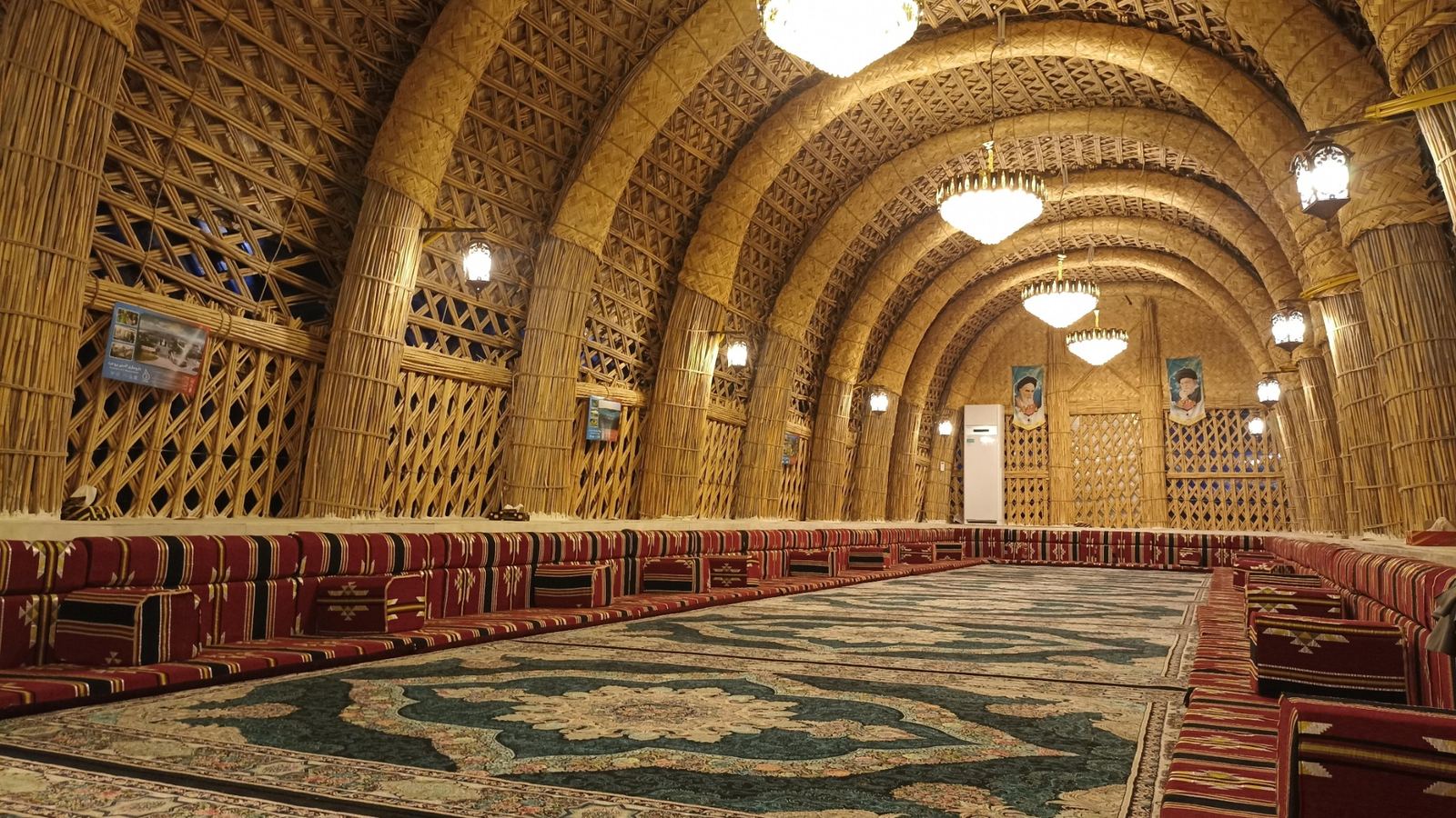 سالن سنتی - محل پذیرایی و نشستن